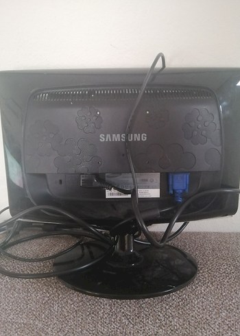 Siyah Samsung Monitör 19 inç - Görsel 3