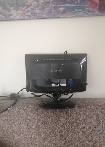 Siyah Samsung Monitör 19 inç - Görsel 2