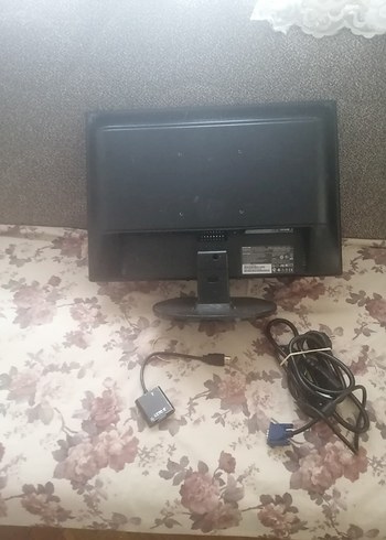 Philips 19 inç monitör ve vga hdmi dönüştürücü sağlam - Görsel 2