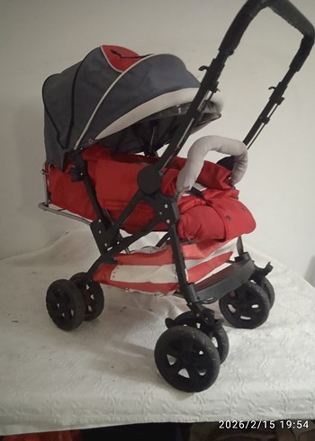 Gri ve kırmızı bebek arabası - Görsel 2