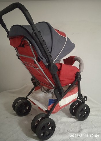 Gri ve kırmızı bebek arabası - Görsel 4