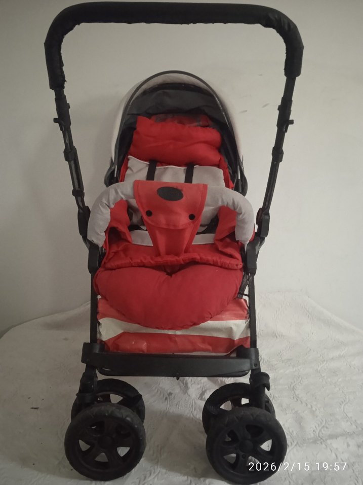 Gri ve kırmızı bebek arabası - Görsel 5