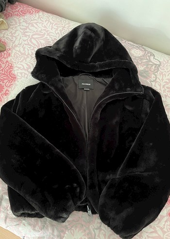 Pull and Bear Siyah Kürklü Kadın Midi Mont