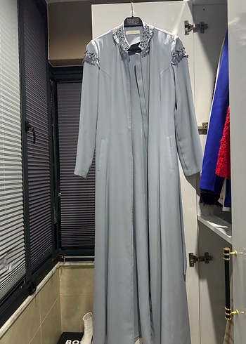 Gri  taş ve püsküllü Detaylı Kadın ferace - Görsel 3