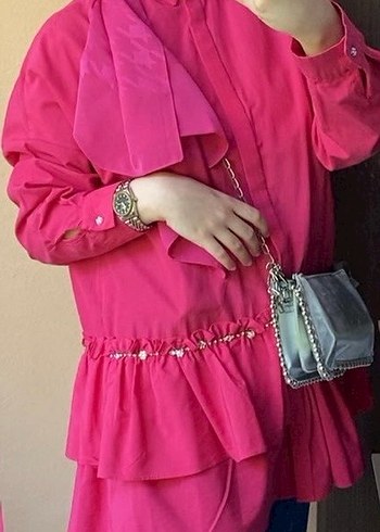 Pembe Fırfırlı Kadın Taş işlemeli gömlek