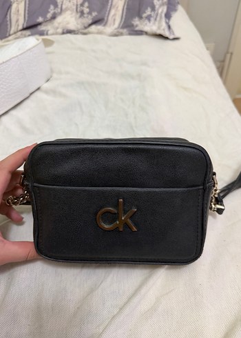 Beden Kadın Siyah Deri Calvin Klein Çapraz Askılı Çanta