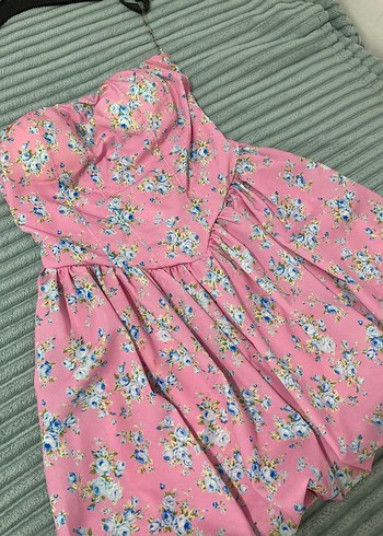 Pembe Çiçek Desenli Askılı elbise