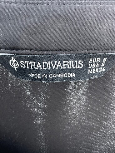 s Beden siyah Renk Stradivarius Bluz %70 İndirimli.
