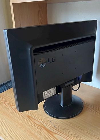 LG Siyah Monitör w1934s - Görsel 3