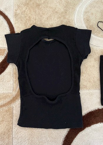 Trendyol & Milla Bir tane askılı crop bir tane sırt dekolteli crop