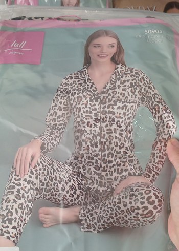 Leopar Desenli Uzun Kollu Kadın Pijama Takımı