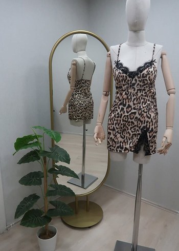 Leopar Desenli Mini Kadın Gecelik