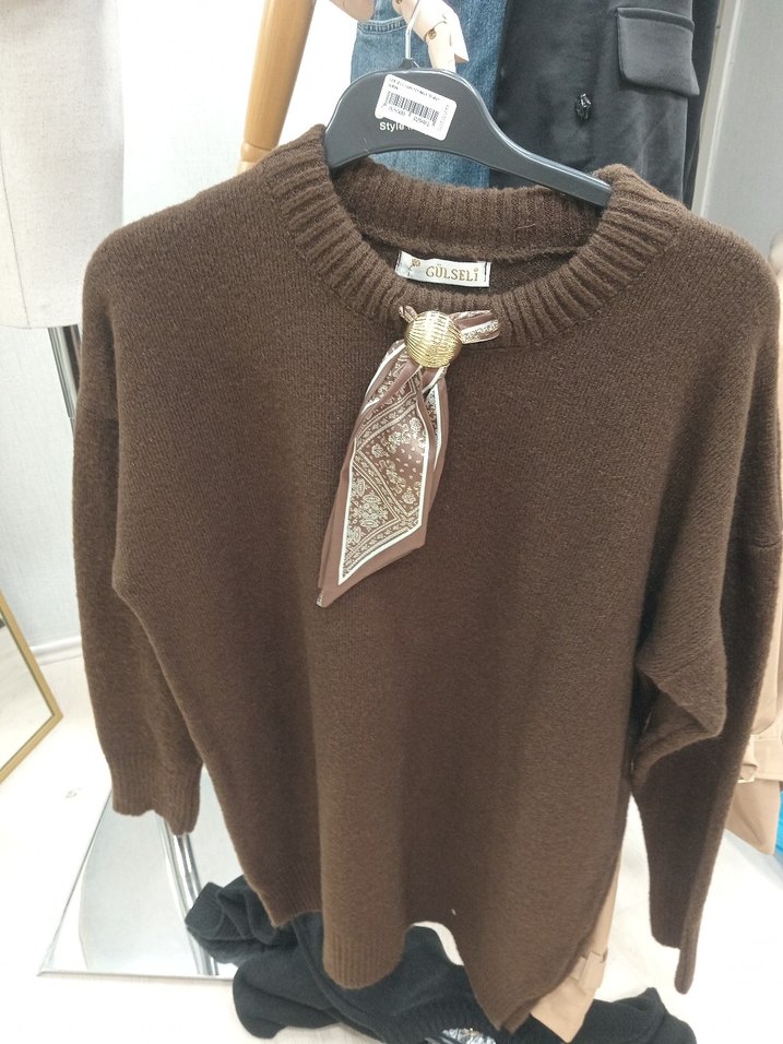 Kendinde Fularli Tarzında Kahverengi Örgü Kadın Kazak - Görsel 2