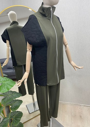 Kadın Kısa Kesim Kemerli Yüksek Yakalı Takım - Görsel 3