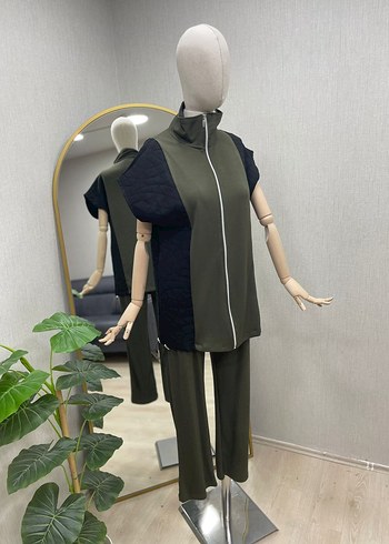 Kadın Kısa Kesim Kemerli Yüksek Yakalı Takım - Görsel 2