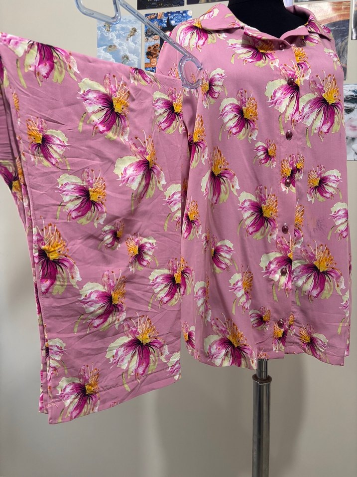 Pembe Çiçek Desenli Düğmeli Kadın pijama takımı özel tasarım - Görsel 4