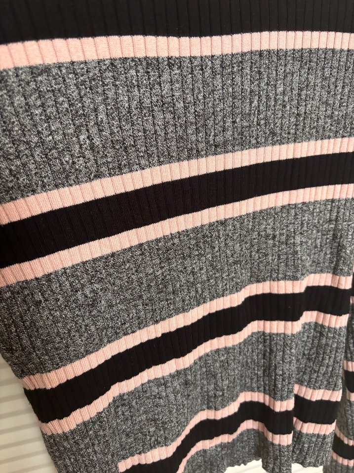 Çizgili Gri Yüksek Yakalı Kadın Kazak - Görsel 2