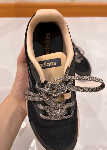 36 Beden Adidas bej siyah ayakkabı