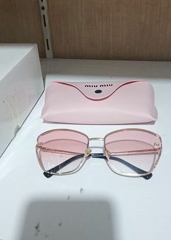 Miu Miu Modern Klasik Şeffaf Pembe Kadın Gözlüğü