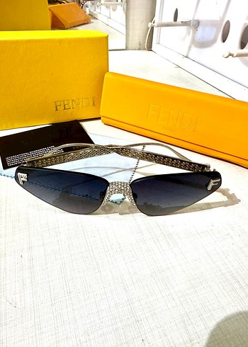 Fendi Fendi Gri Payetli Kadın Güneş Gözlüğü