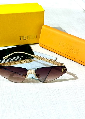  Beden Bej Taşlı Fendi Kadın Güneş Gözlüğü