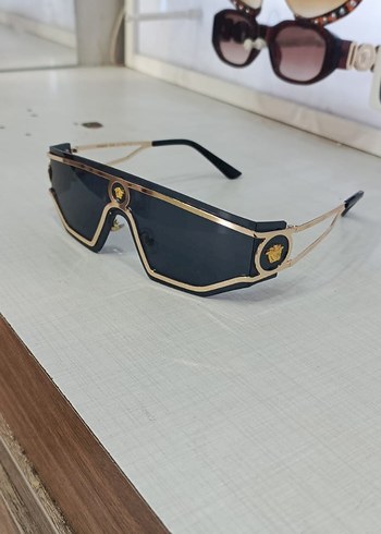 Klasik Şıklık Altın Tokalı Kadın Güneş Gözlüğü