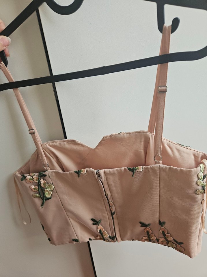 Koton x Dilek Hanif Crop Bluz - Görsel 3