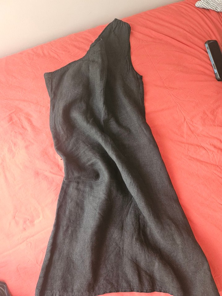 Vatkalı Siyah Elbise - Görsel 3