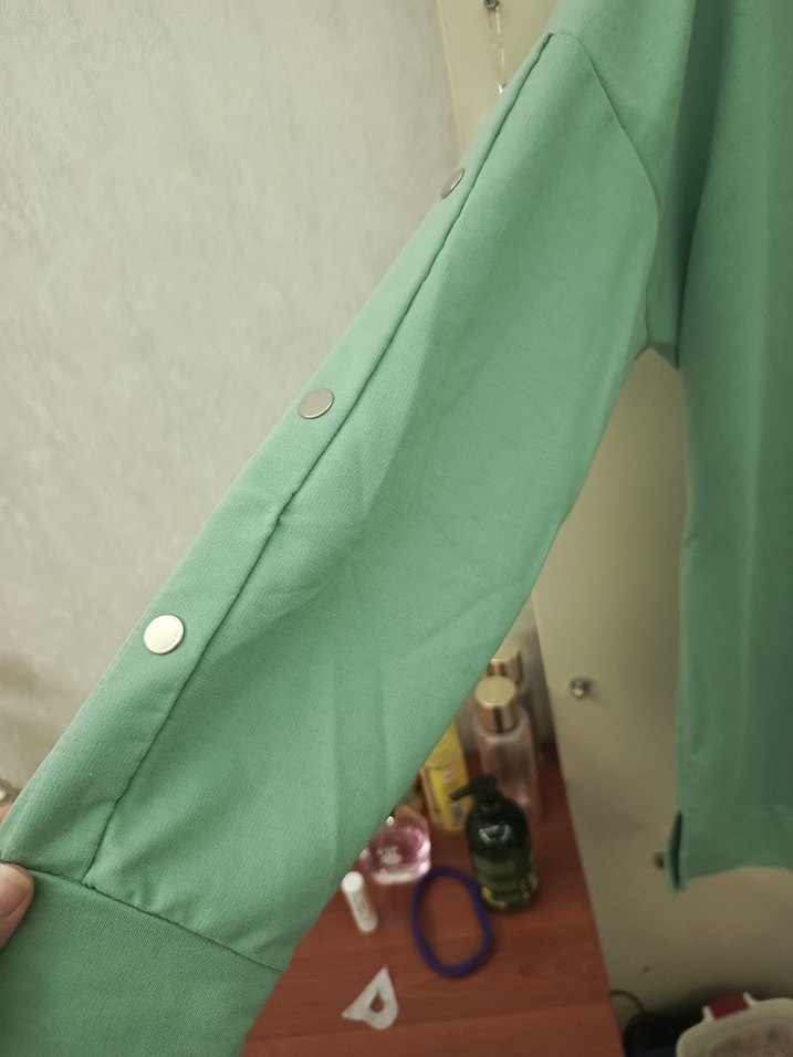 Yeşil Kapüşonlu Baskılı Kadın Uzun Sweatshirt - Görsel 4