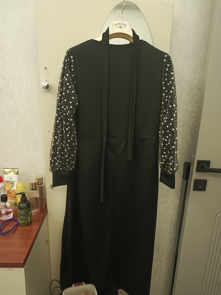 Uzun Siyah Çiçekli Elbise - Görsel 2