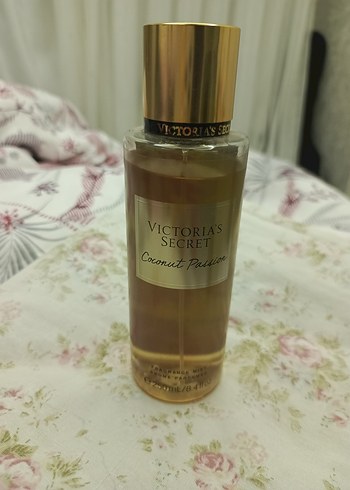 Victoria's Secret Coconut Passion Kadın Parfümü - Görsel 2