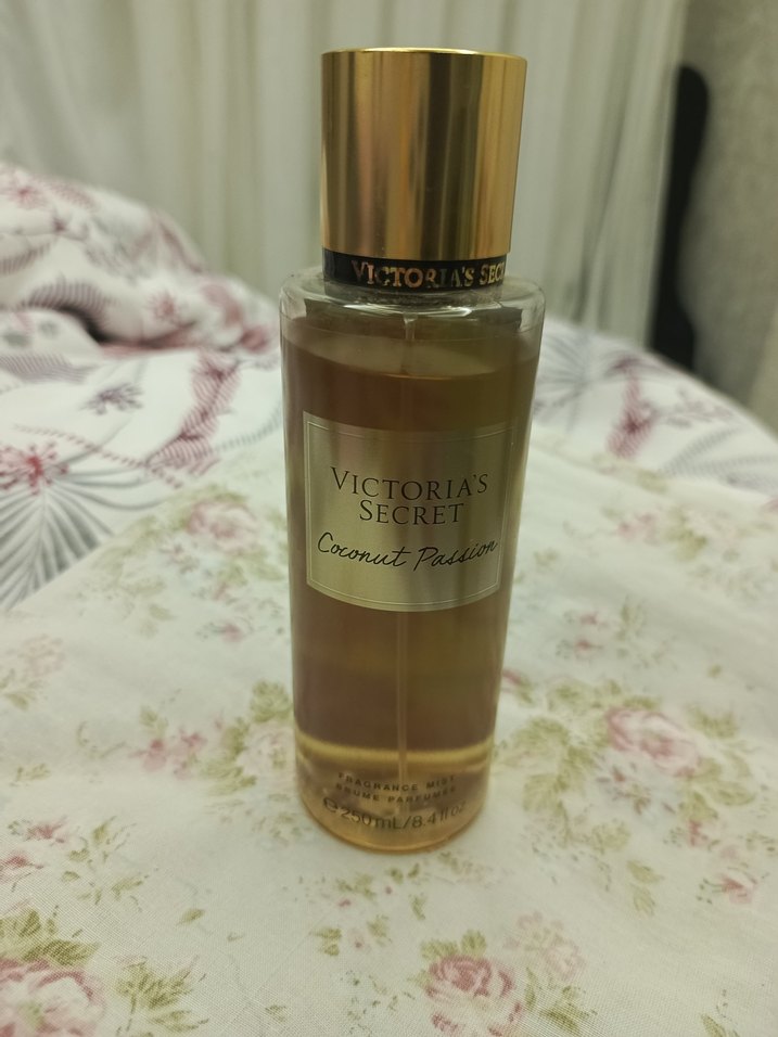 Victoria's Secret Coconut Passion Kadın Parfümü - Görsel 2