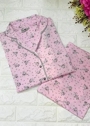 pembe çicek desen onden dugmeli pijama takimi