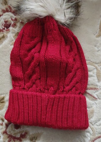 BJK Nakışlı Kırmızı Kadın Örgü Bere - Görsel 2