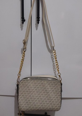 A
z kullanılmış çanta - Görsel 3