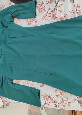 hiç kullanılmamış krep elbise zümrüt yesili - Görsel 2