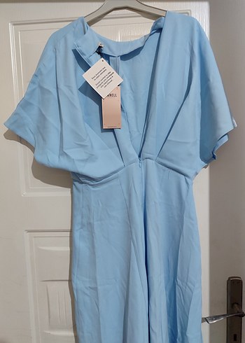 hiç kullanılmamış Mavi V Yakalı Uzun Kadın Elbise - Görsel 5