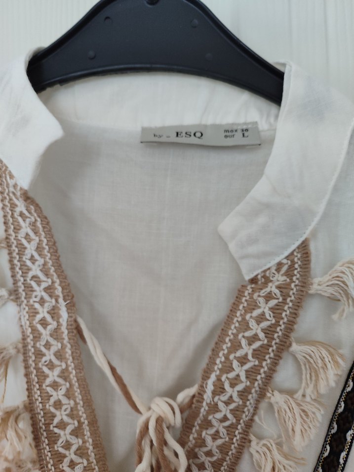 hiç kullanılmamış Püsküllü Nakışlı Bohem Beyaz Bluz - Görsel 3
