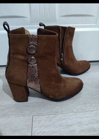 hiç kullanilmamis kusursuzKahverengi Süet Kadın BotTopuklu - Görsel 5
