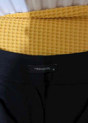 Trendyol & Milla Siyah Nervür Dikişli Kadın Kumaş Pantolon