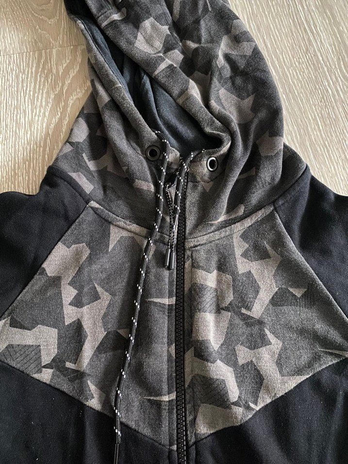 Kamuflaj Desenli Kapüşonlu Fermuarlı Hırka - Görsel 2