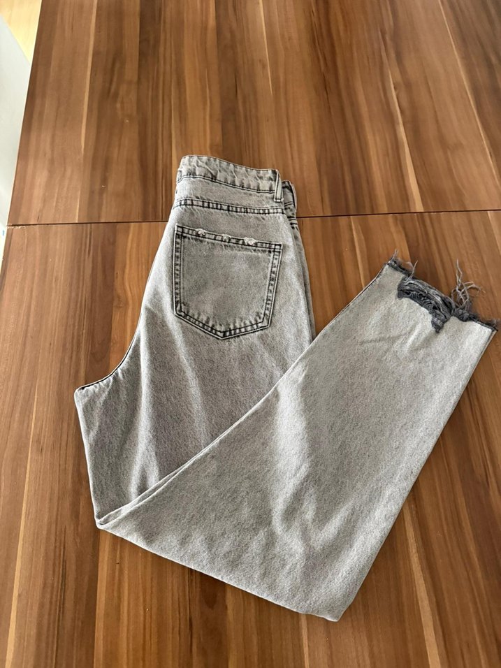 Gri Yırtık Detaylı Salaş Kadın Kot Pantolon - Görsel 2