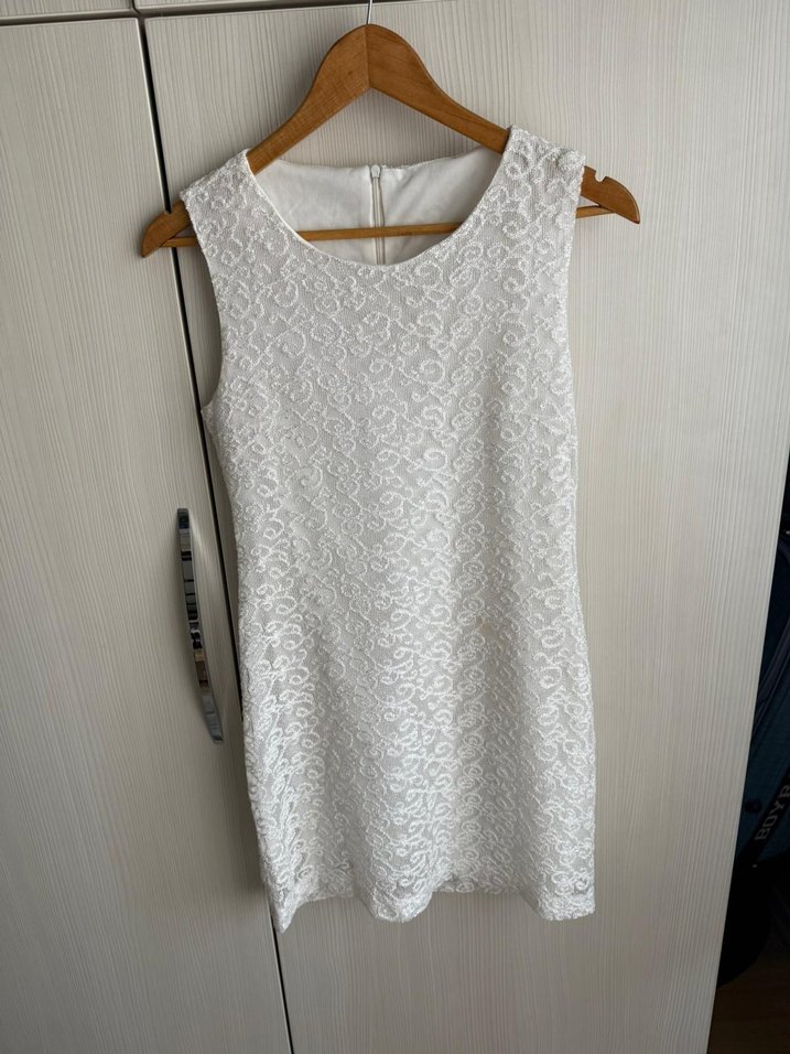 Dantel Detaylı Beyaz Midi Kolsuz Elbise - Görsel 2