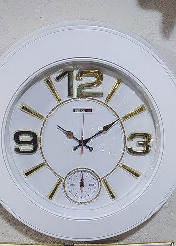 İran Beyaz Duvar Saati Altın Rakamlı