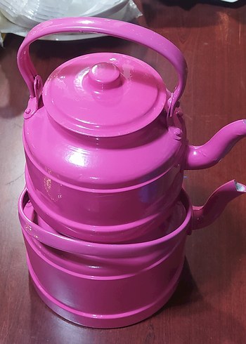 Diğer Canlı Pembe Renkli Çaydanlık Seti