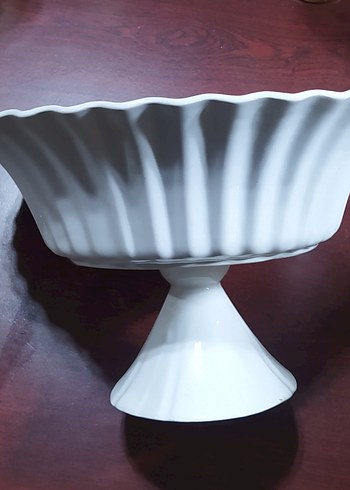 Parlak Beyaz Ayaklı Servis Sunumluk - Görsel 3