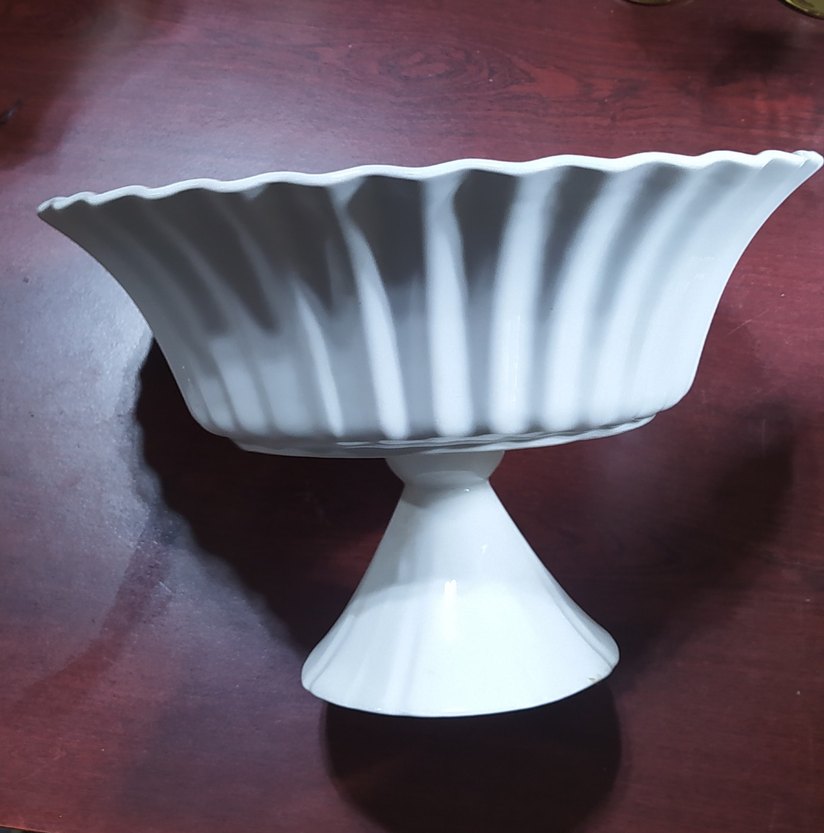 Parlak Beyaz Ayaklı Servis Sunumluk - Görsel 3