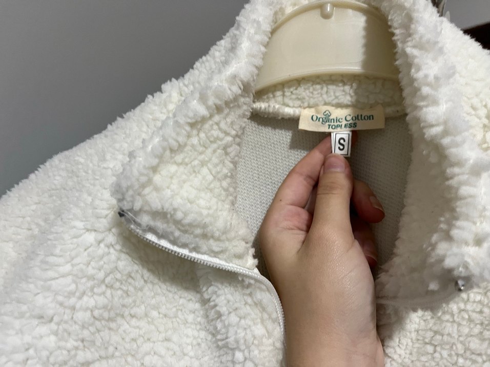 Beyaz Fermuarlı Kadın Peluş Ceket - Görsel 2