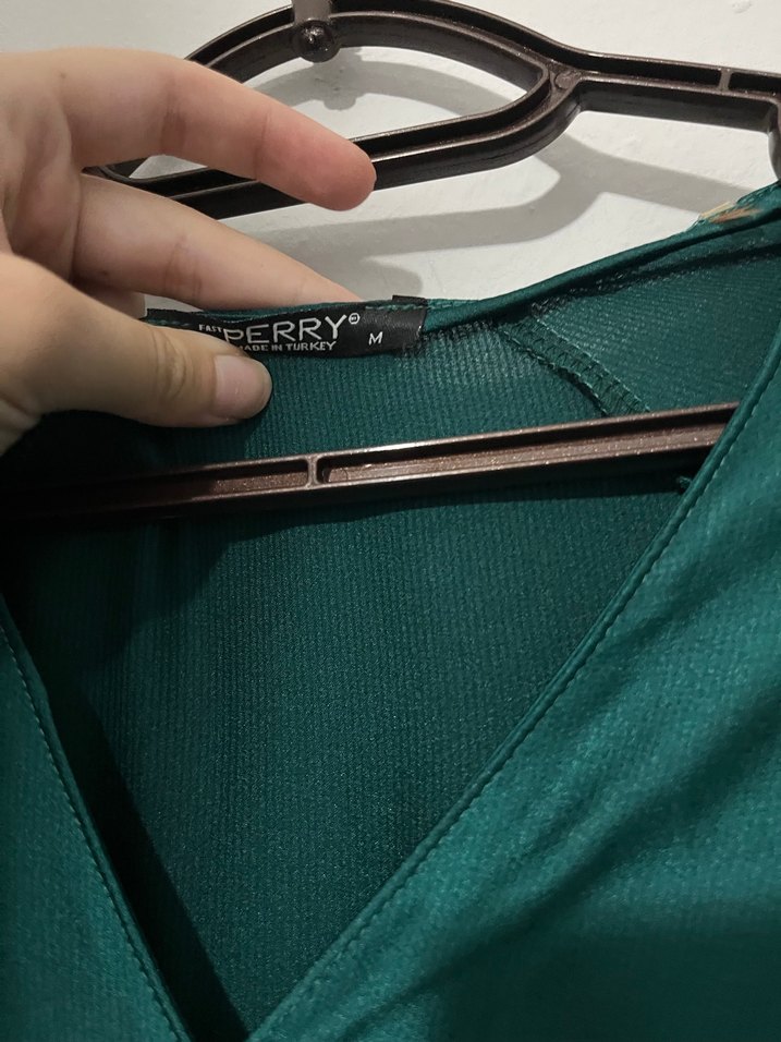 Uzun Kollu V Yakalı Midi Yeşil Elbise - Görsel 2