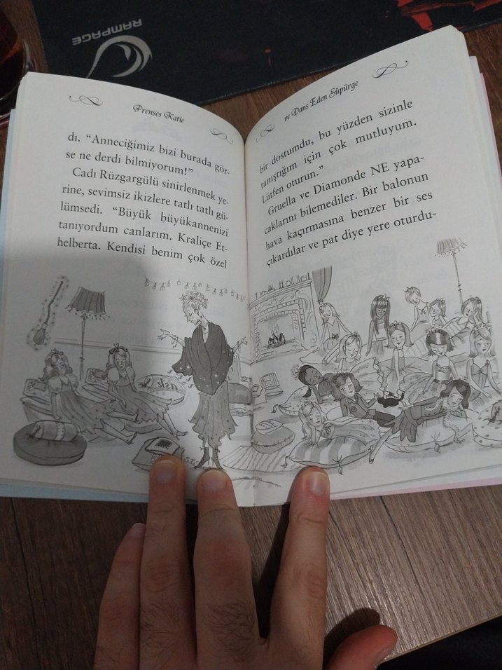 Prenses Katie ve Dans Eden Süpürge Kitabı - Görsel 4